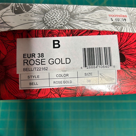 Shoes - Picture 7 of 7